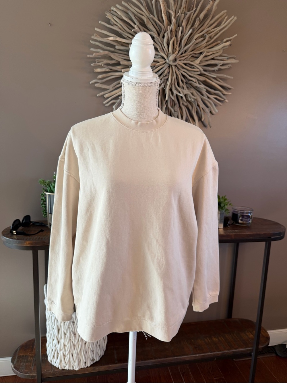 Amongst Others Crewneck sweatshirt in‎ cream